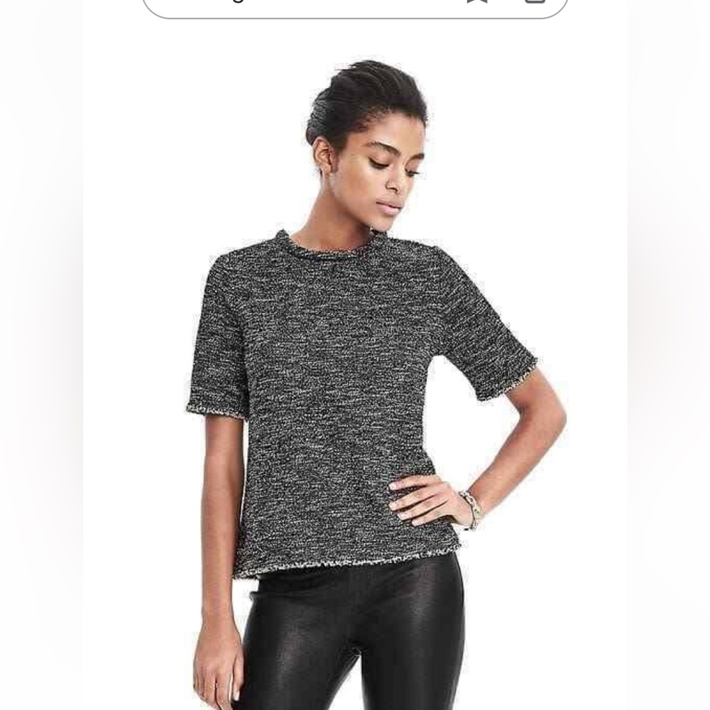 Banana Republic metallic fringed top. NWT‎ . Retail 68
